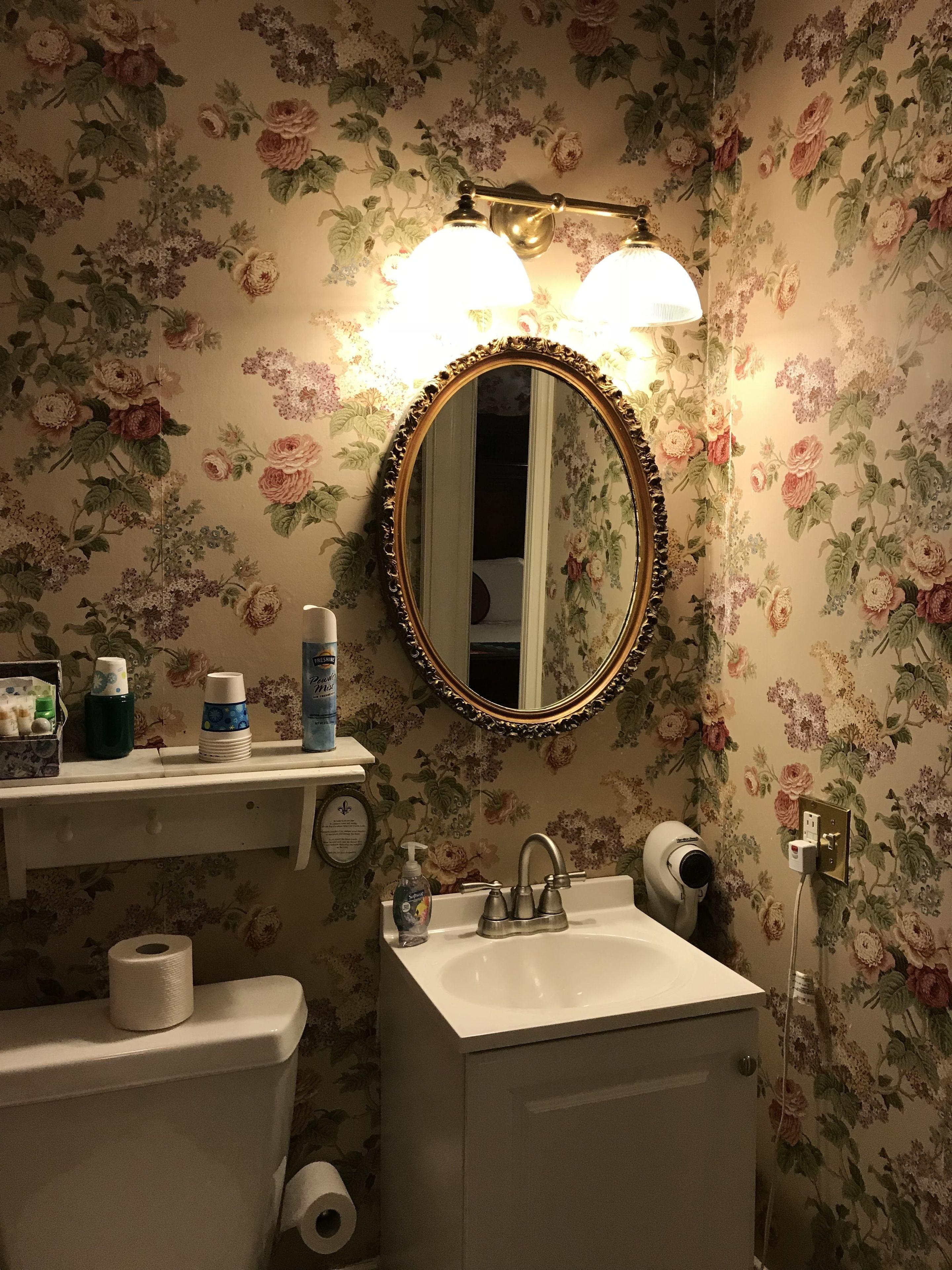 Queen Room One Queen Bed Private Bathroom Garden View,464266674:JPEG