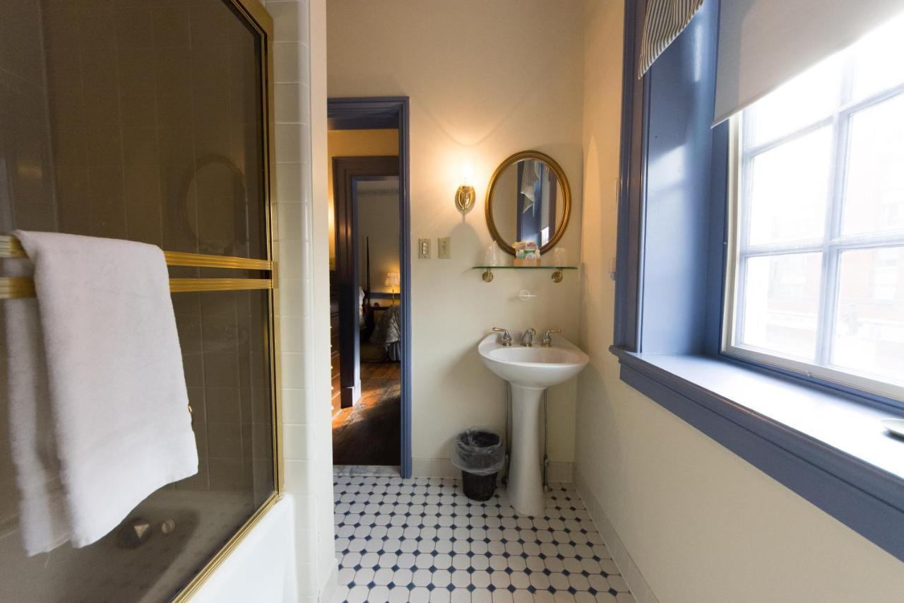 Double Room Private Bathroom,717032743:JPEG