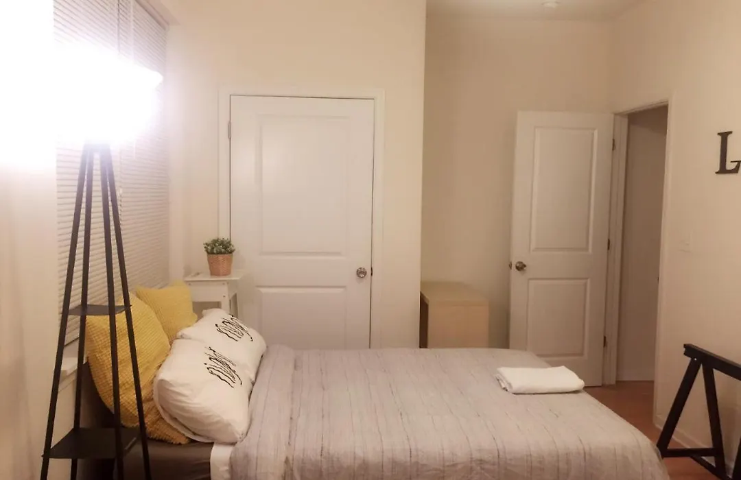 Cozy Bedrooms At University City In Philadelphia-1