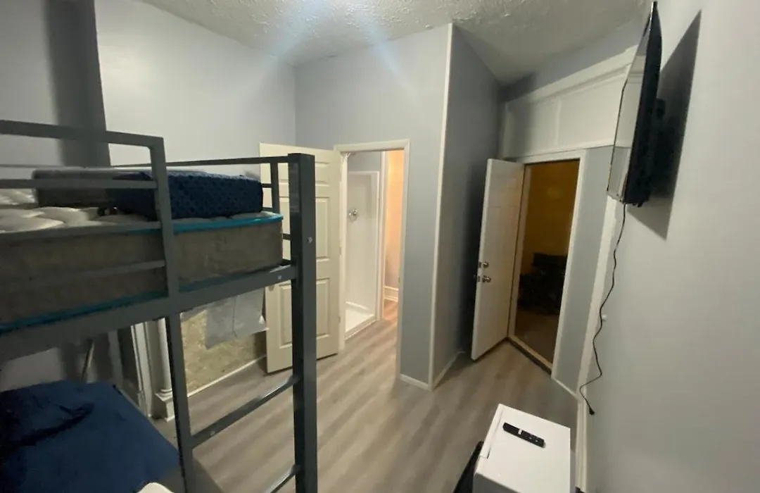 Family Efficiency Apt - Full Bunk & Bath - Wifi-1