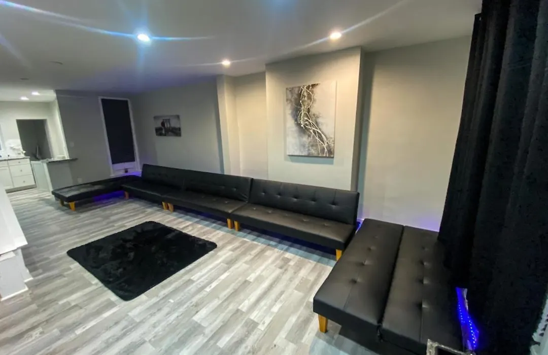 420 Friendly Fun House For Small & Large Groups-1