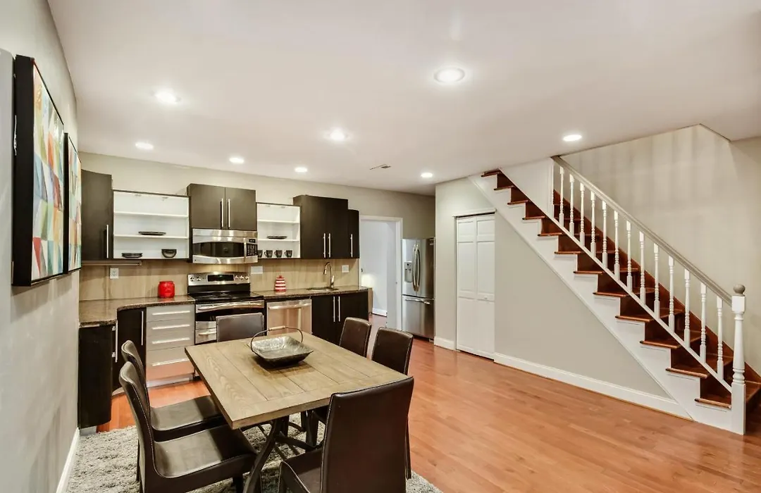 The Dreamers Penthouse-Funky 3Bd In Center City-1