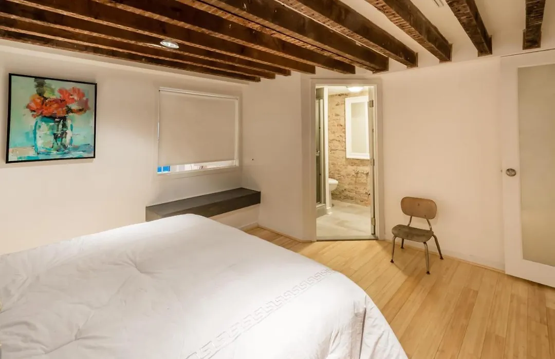Stylish 2Bd Loft In The Heart Of Old City-1