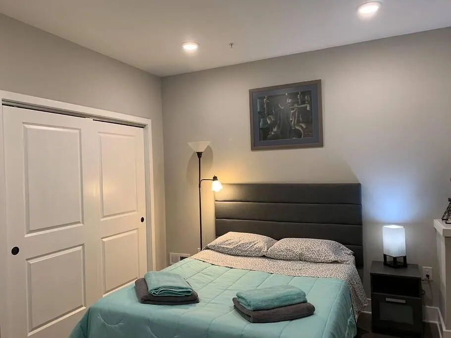 Modern 3 Bedroom 2 Ba With Patio-1