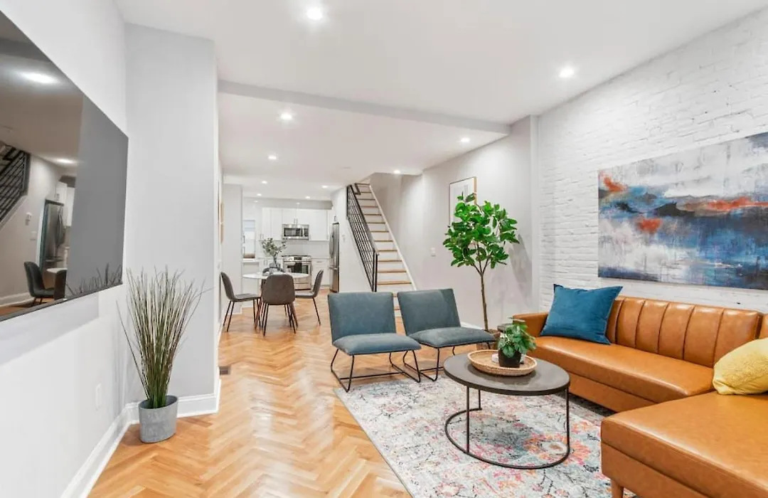 Trendy 3Br Gameroom Gr8 For Family-1