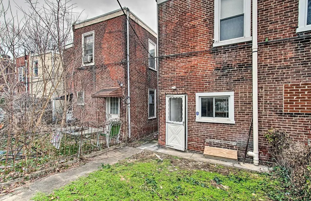 East Philly Apartment Home With Private Yard!-1