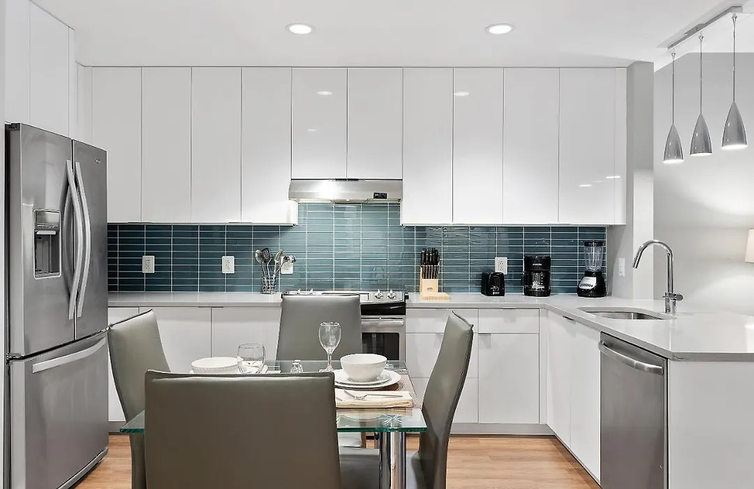 Global Luxury Suites Center City-1