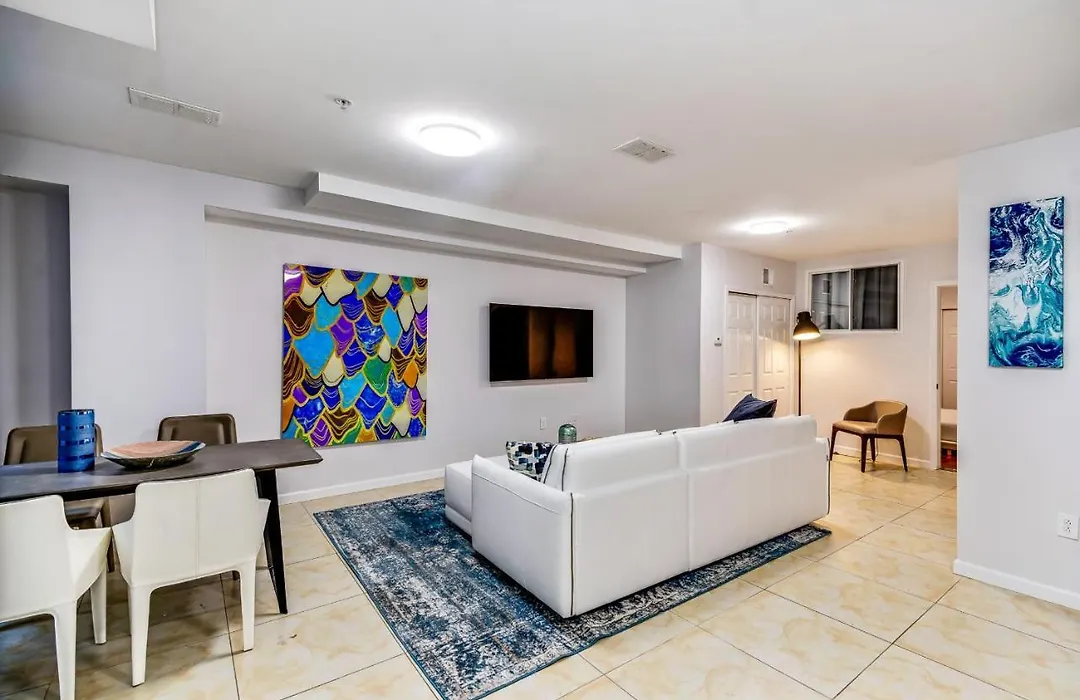 Spacious 1Bd Apt In The Heart Of City-1