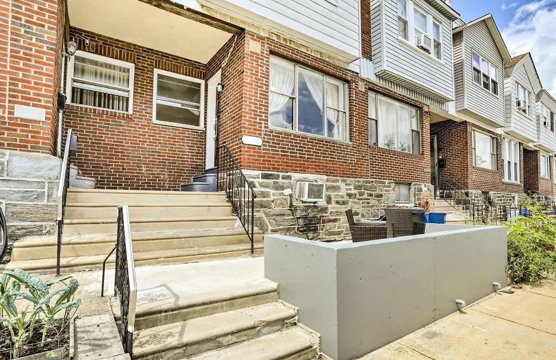 South Philly Townhome 3 Mi To Center City-1