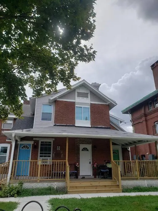 Lovely 1-Bedroom With Private Parking On Premises-1