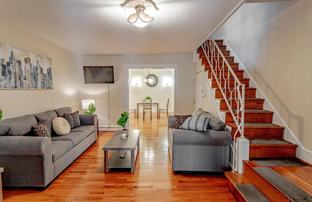 Furnished Private Room With All Amenities!-1