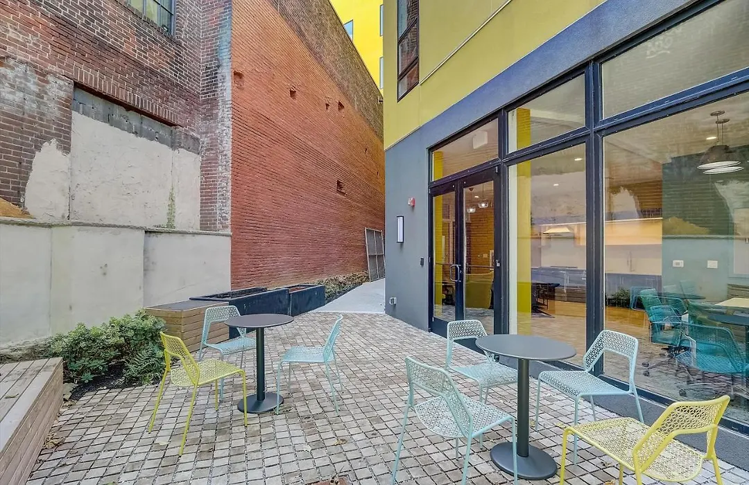Frontdesk The Glenwood Apts Brewerytown Philadelphia-1