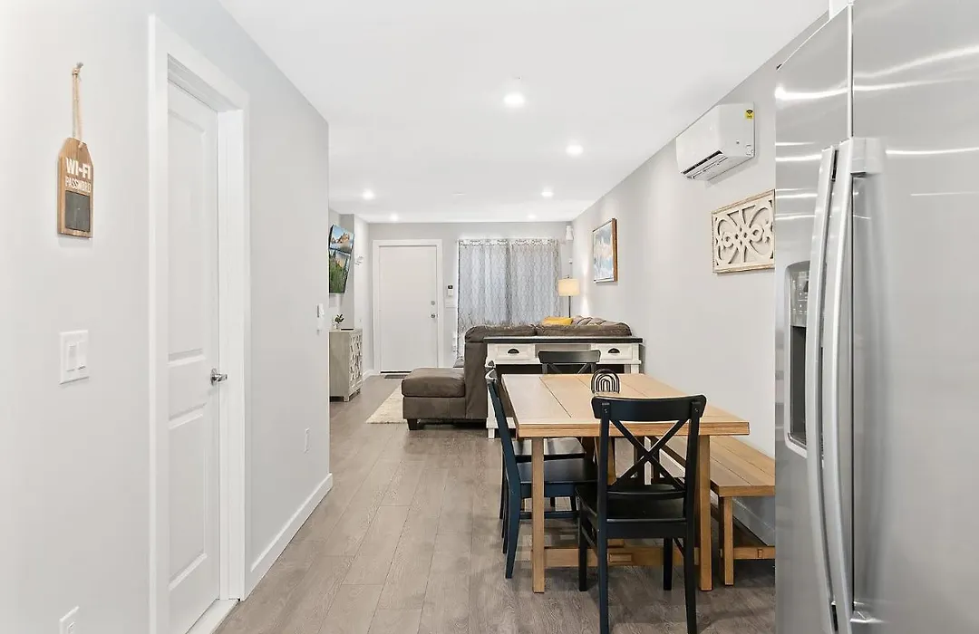 4Br W Patio Close 2 Center City Fishtown Templeu-1