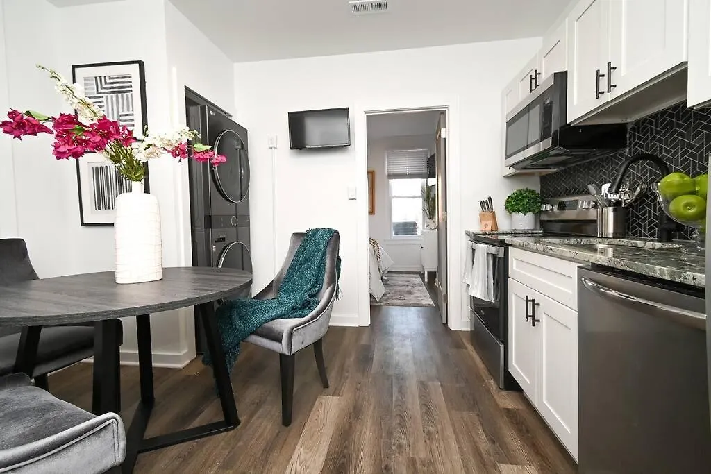Luxe 1Bd Apartment-1