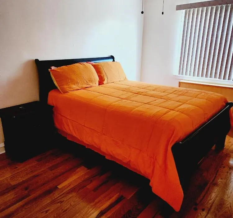 Cozy 2-Bedroom Apartment-1