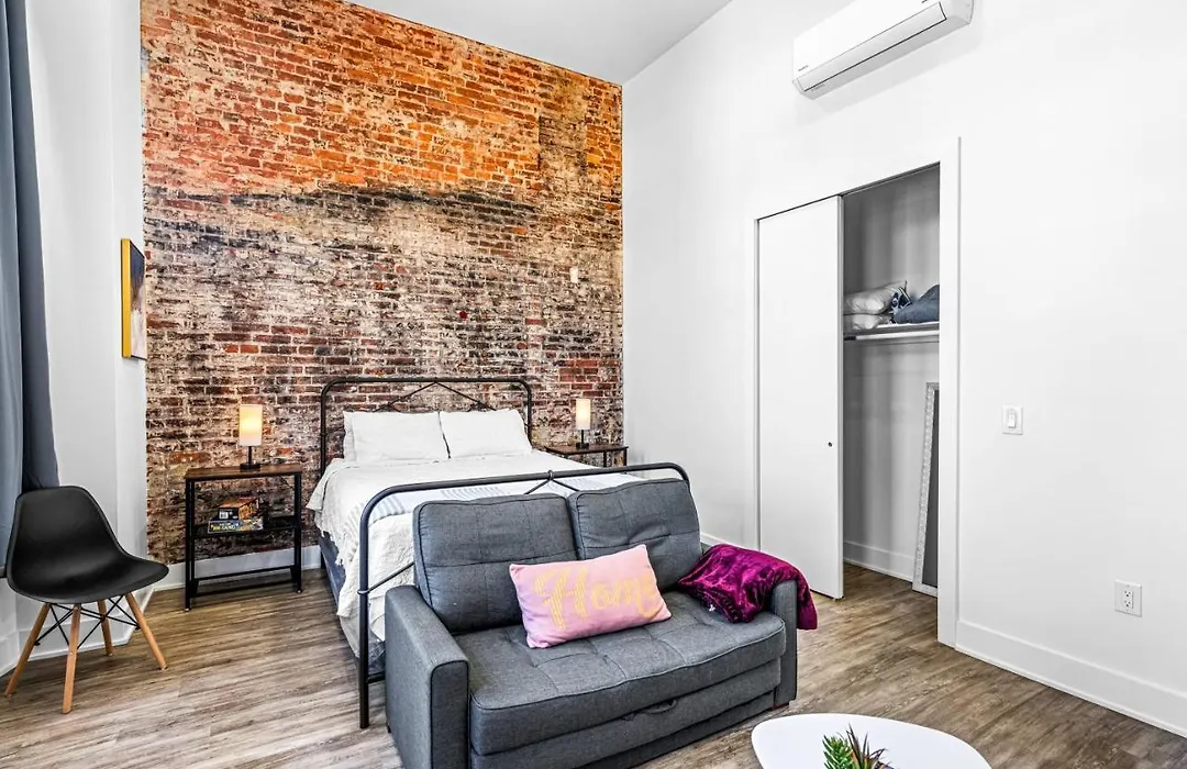 One Bedroom Luxury Loft, Private Parking, Ev Charger-1
