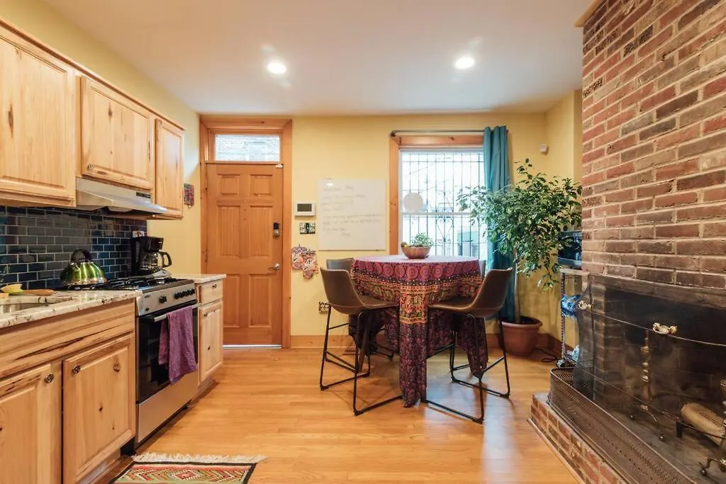 Fab Trinity Home W/Garage In Center City-1