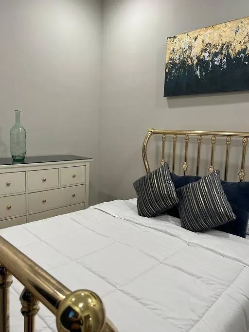 New Luxe 2Bd/2Ba W/ Patio 10 Mins From Center City-1