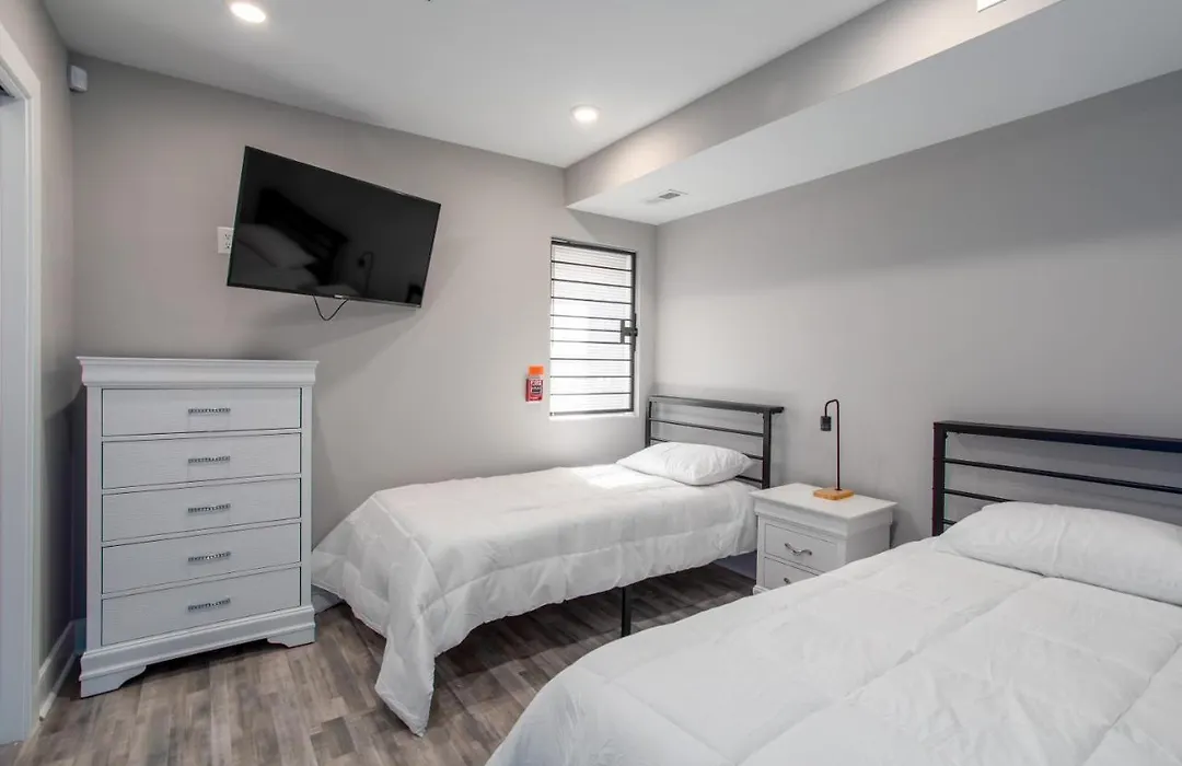 Charming 3-Bedroom Family Home Near Temple Univ-1