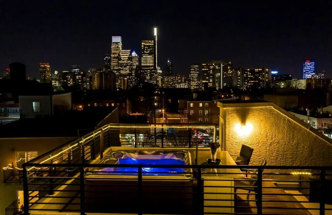 Family Retreat With Private Hot Tub Parking And Views-1