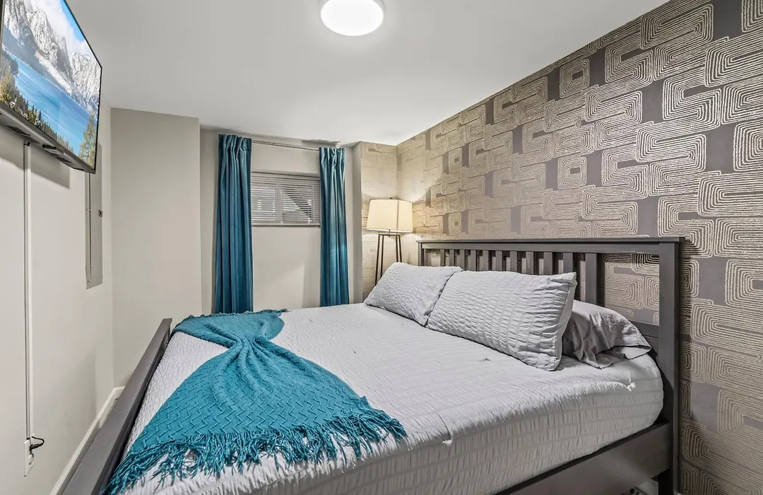 Uptown Gem! Immaculate-Comfort-Character!-1