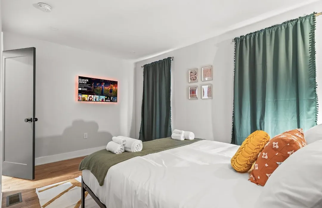 Family Friendly East Passyunk Gem With Game Room-1