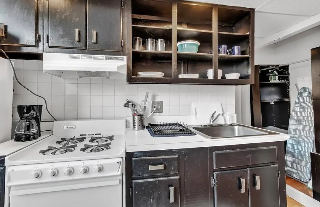 Stylish 1BR Unit Bella Vista by Center City-1