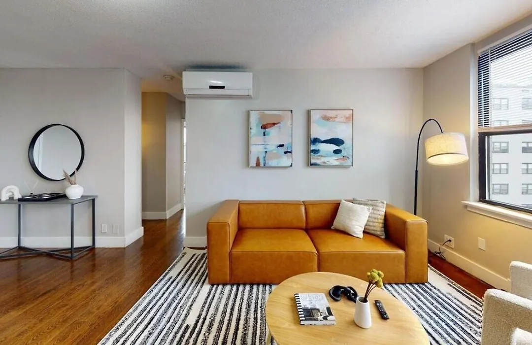 Avenue A909 Comfy 2Br, Pool, Gym, Parking-1