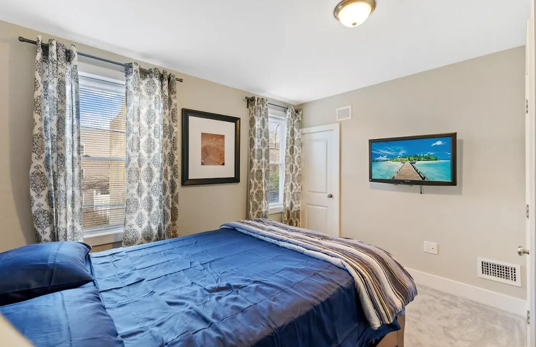 Luxury Rooms Near Temple U, Drexel, Upenn, And The Met-1