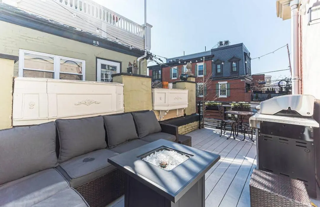 Fire Pit -Roof Deck- Parking -Penn-Chop-Sleeps 7-1