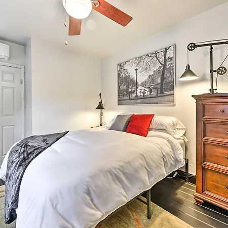 Walkable Philly Crash Pad In Coveted Passyunk!-3