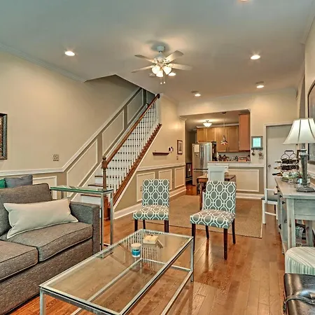 Elegant And Historic Townhome Near Dtwn Philly-3