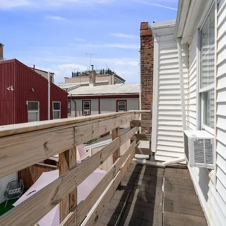 Stylish Rowhome-Fishtown-Near Shops-3