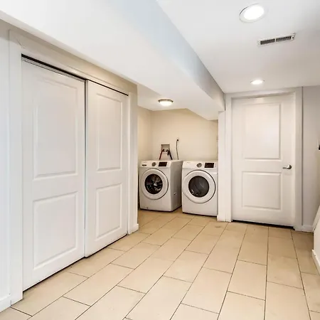 Gorgeous 4Bd House W Patio And Deck-3