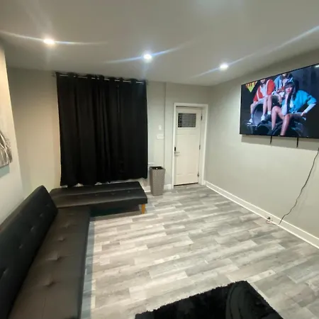 420 Friendly Fun House For Small & Large Groups-3