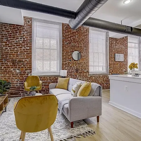 Frontdesk I Carriage Wheel Lofts Apts Philadelphia-2