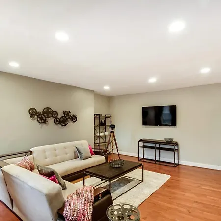 The Dreamers Penthouse-Funky 3Bd In Center City-3