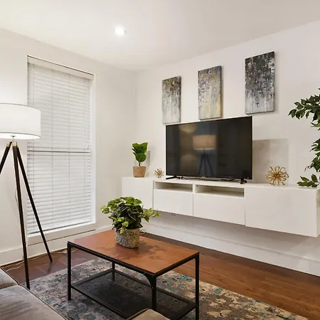 Modern & Cozy 1Br In Old City, Great Location-3