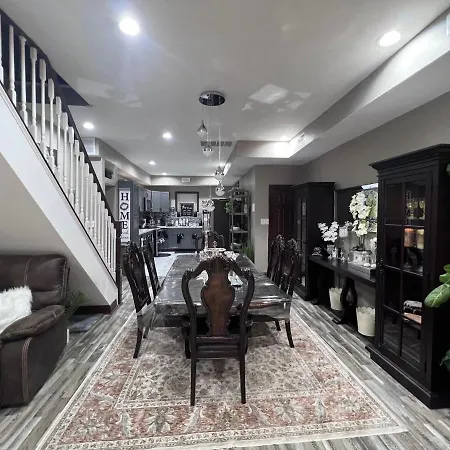 Luxury 4 Bedroom Apartment In Philadelphia-2