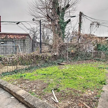 East Philly Apartment Home With Private Yard!-3