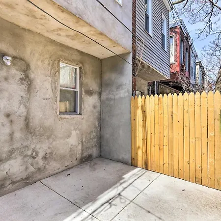Pet-Friendly Townhome With Nearby Attractions!-3
