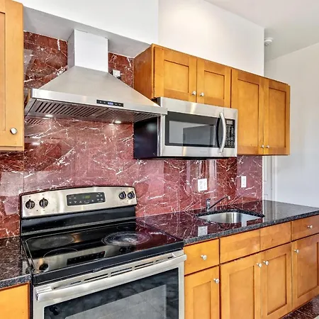 The Spot Just Steps Away From Reading Terminal 2Bd Apartment-2
