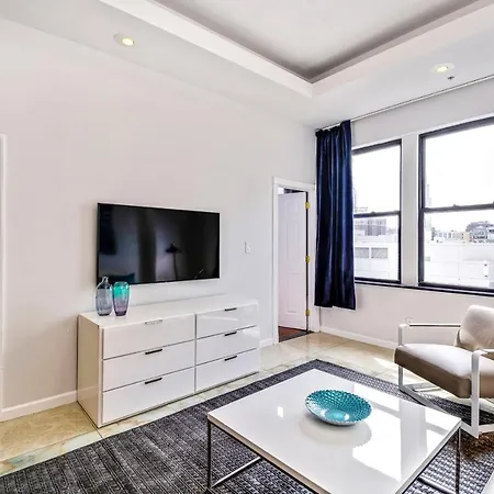 Escape To Philly And Stay In Our Place! 2Bd Apartment-3