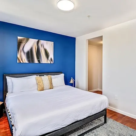 Forget The Hotel And Stay In Style In A 2Bd Apt-2