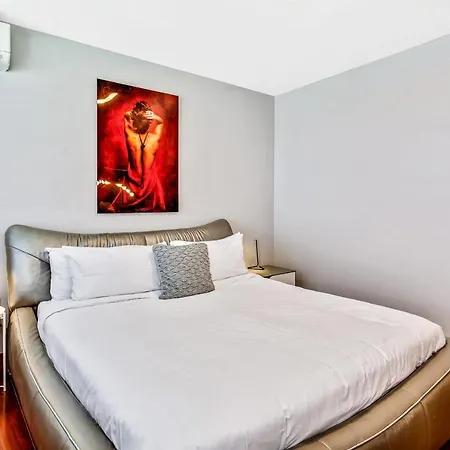 The Gem - Stylish Penthouse With A Private Deck-2