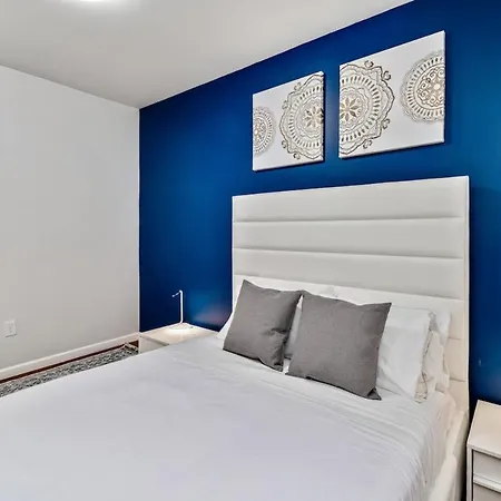 The Blue Wall 2Bd Apartment With Excellent Location-3
