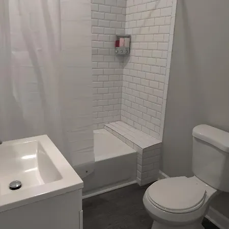 Lovely 1-Bedroom Unit In Philadelphia...-2