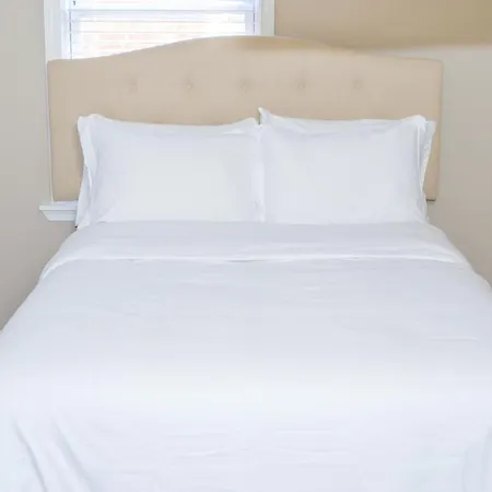 Beautiful 2 Bedroom 1 Bathroom Apartment With Patio And Deck-3