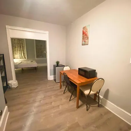 Pet Friendly Budget Apartment Near Roosevelt Boulevard-2