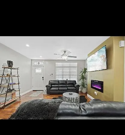 Brewerytown Beauty 3 Bedrooms 2 Baths-3